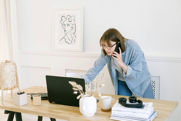 girl with laptop