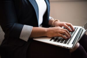 Serwer SMTP a dostawca wysylki